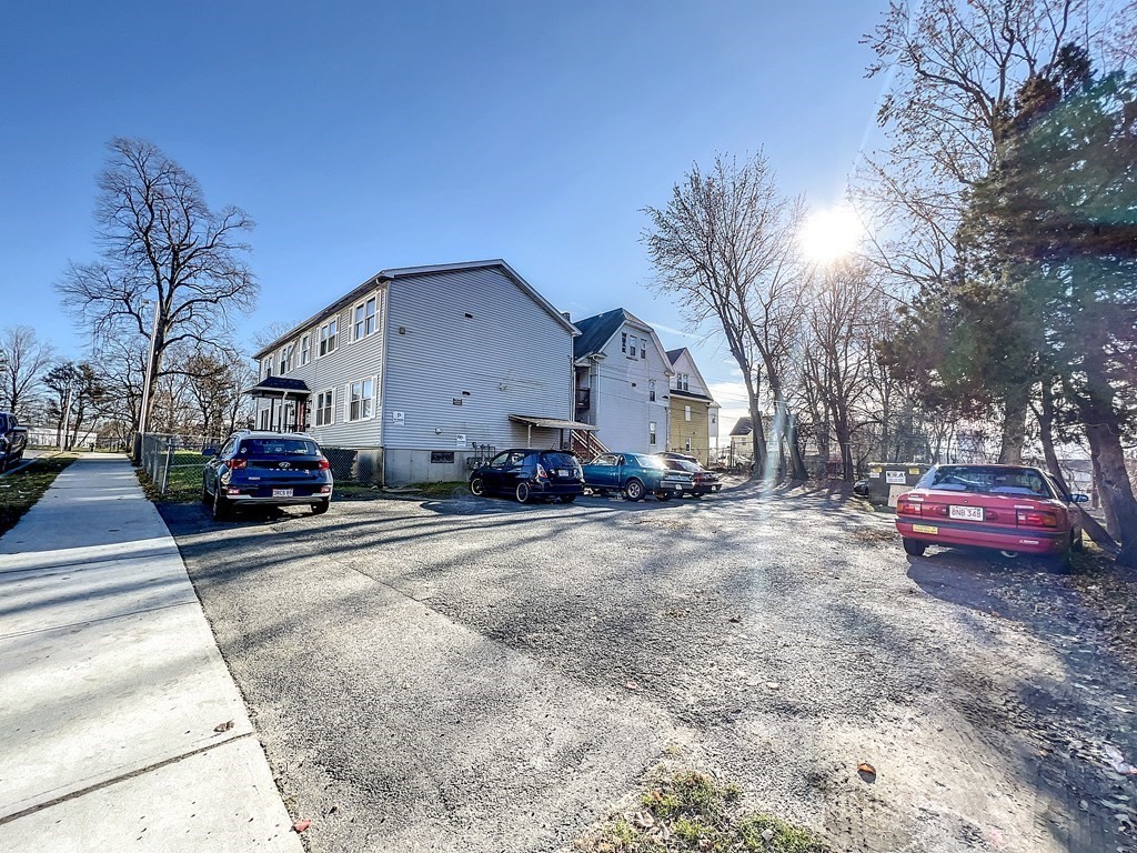 4-10 Tracy Street Springfield, MA 01104 - Photo 5 of 22 Gallery Image 5