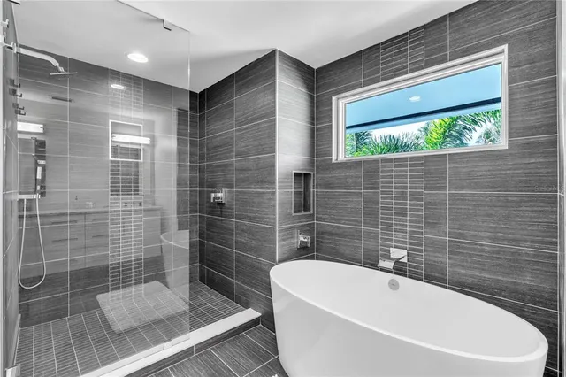 $6,400,000 | 701 Tyler Drive, Sarasota, FL 34236