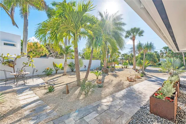 $6,400,000 | 701 Tyler Drive, Sarasota, FL 34236