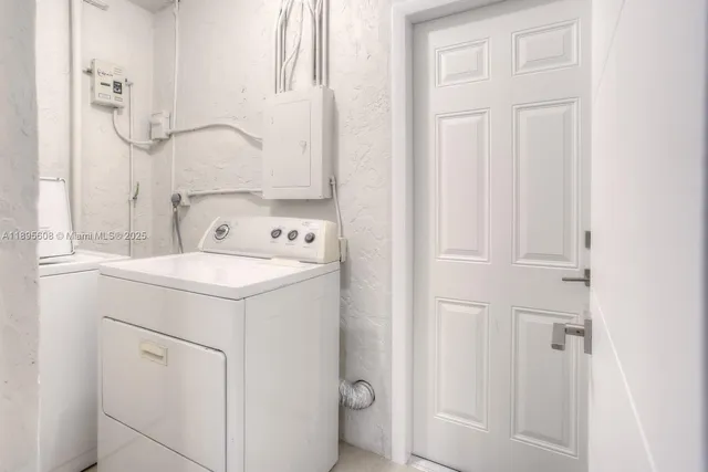 $295,000 | 14329 Memorial Highway, Unit 7K, Miami, FL 33161