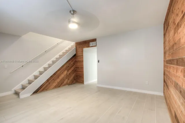 $295,000 | 14329 Memorial Highway, Unit 7K, Miami, FL 33161