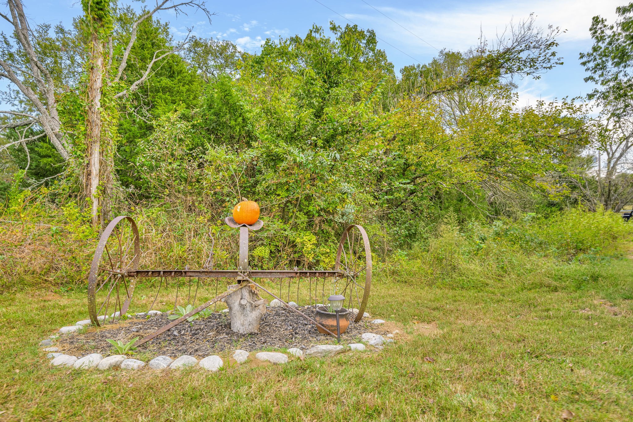 312 Magnus Road Denison, TX 75021 - Photo 25 of 50 a backyard of a house