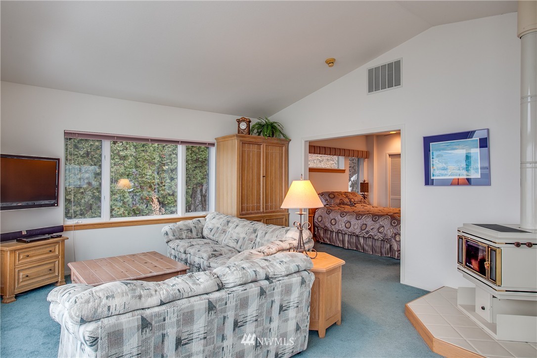2850 South Lakeshore Road Chelan, WA 98816 - Photo 14 of 25 Gallery Image 14