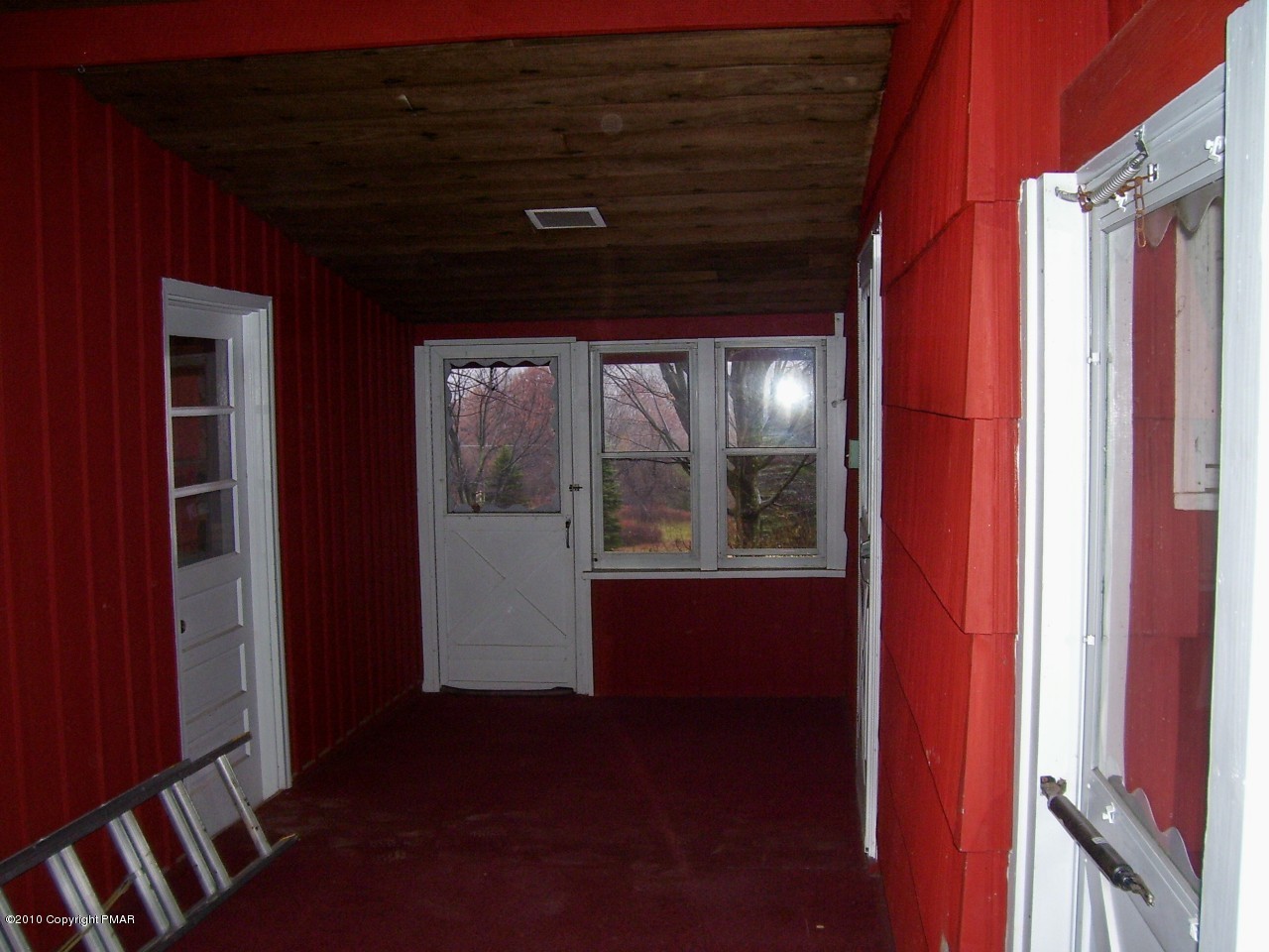 185 Wiscasset Road Mount Pocono, PA 18344 - Photo 14 of 14 Breezeway