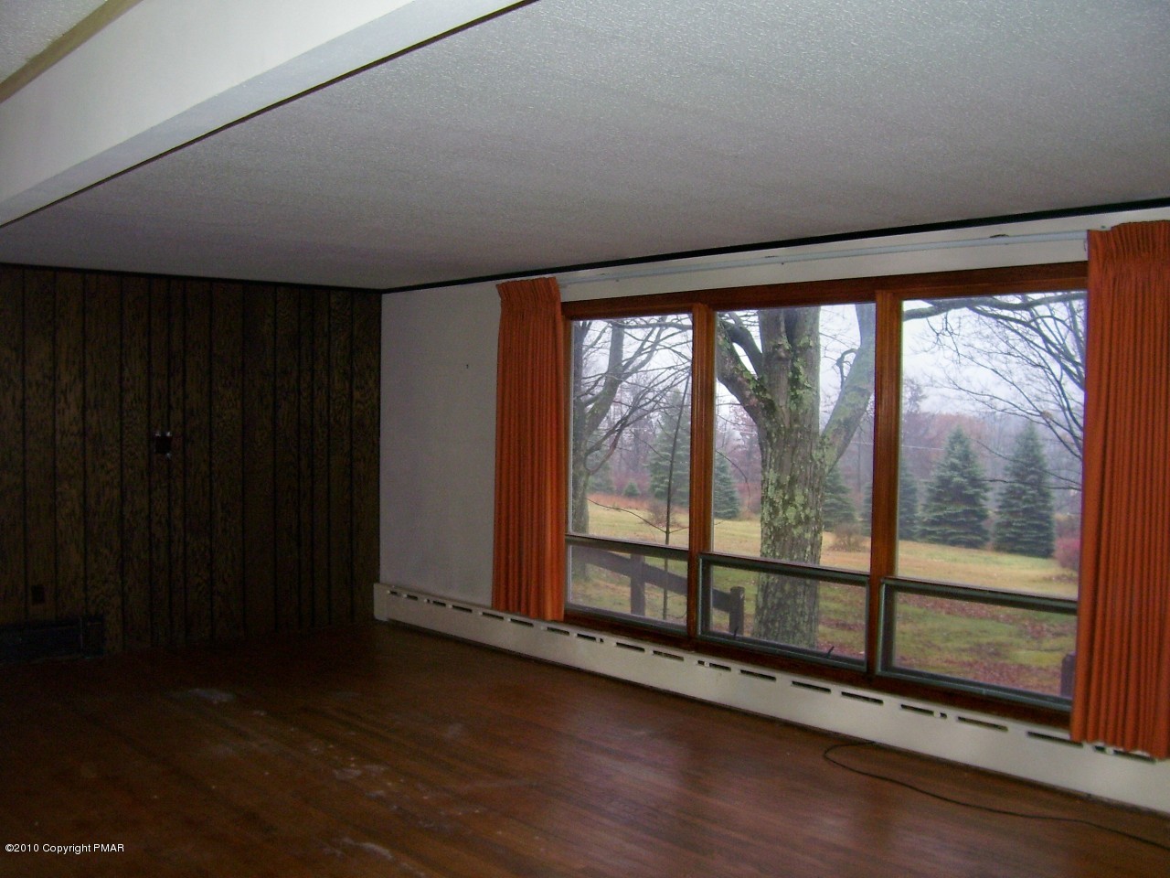 185 Wiscasset Road Mount Pocono, PA 18344 - Photo 4 of 14 Living room view a