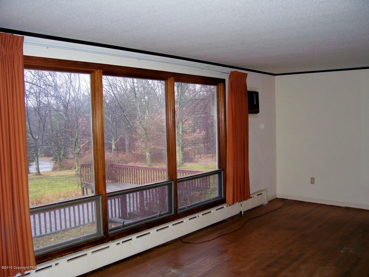 185 Wiscasset Road Mount Pocono, PA 18344 - Photo 5 of 14 Living room view b
