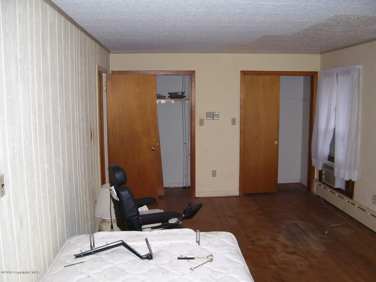 185 Wiscasset Road Mount Pocono, PA 18344 - Photo 8 of 14 Larger bedroom