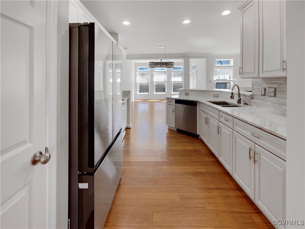 6385 Eagles Crest Lane Chesterfield, VA 23832 - Photo 14 of 24 a kitchen with counter top space and appliances