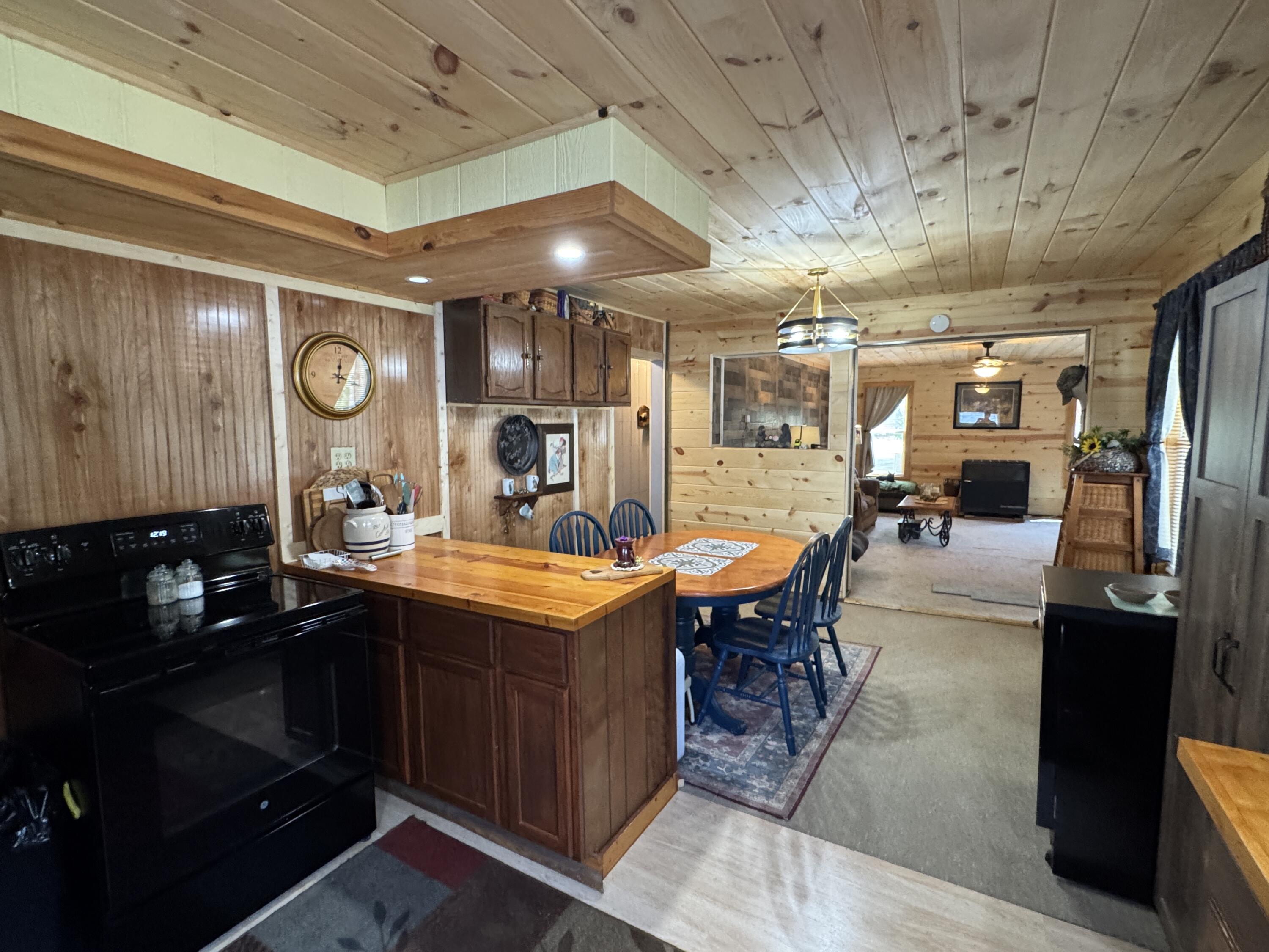 1952 West 16 Road Mesick, MI 49668 - Photo 11 of 49 IMG_5063