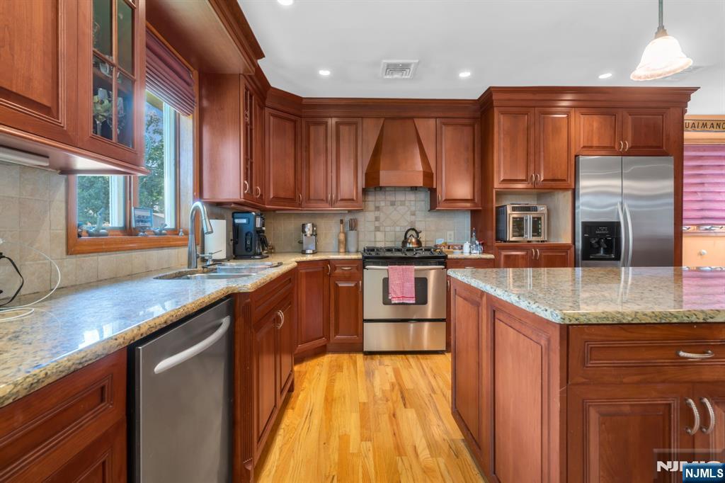 114 Lopez Road Cedar Grove, NJ 07009 - Photo 15 of 40 Gallery Image 15