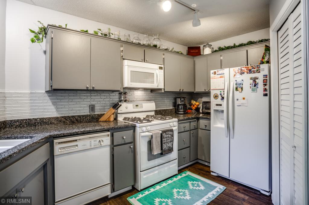 9044 Neill Lake Road, Unit A Eden Prairie, MN 55347 - Photo 3 of 25 Gallery Image 3