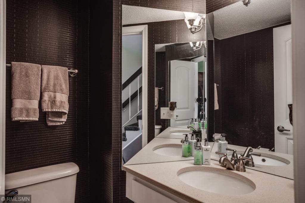 9044 Neill Lake Road, Unit A Eden Prairie, MN 55347 - Photo 5 of 25 Gallery Image 5