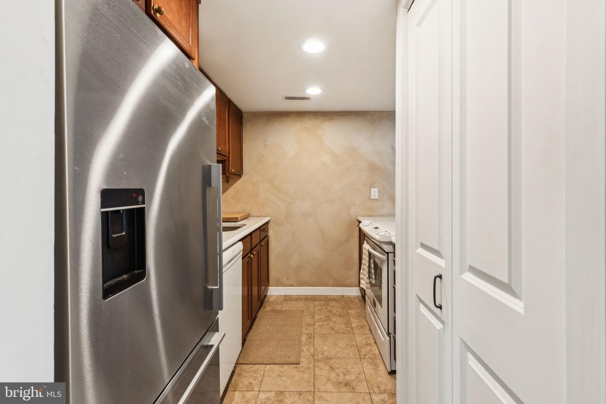 765 South 2nd Street, Unit G Philadelphia, PA 19147 - Photo 18 of 31 a view of hallway with washer and dryer