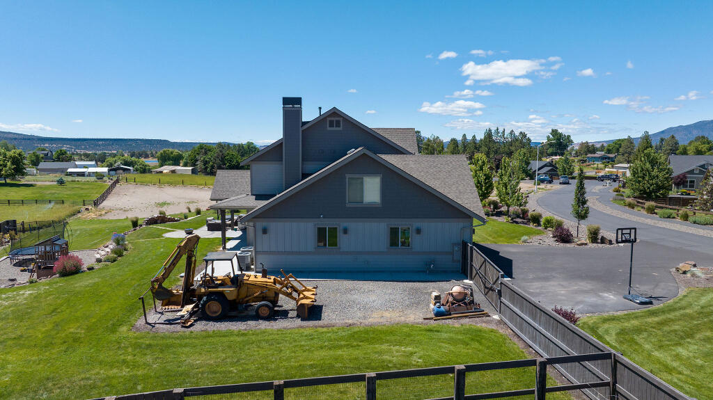 344 Northwest Saddle Ridge Loop Prineville, OR 97754 - Photo 11 of 64 09
