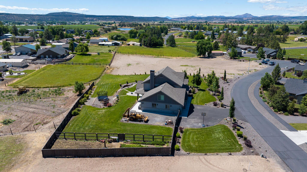 344 Northwest Saddle Ridge Loop Prineville, OR 97754 - Photo 18 of 64 16