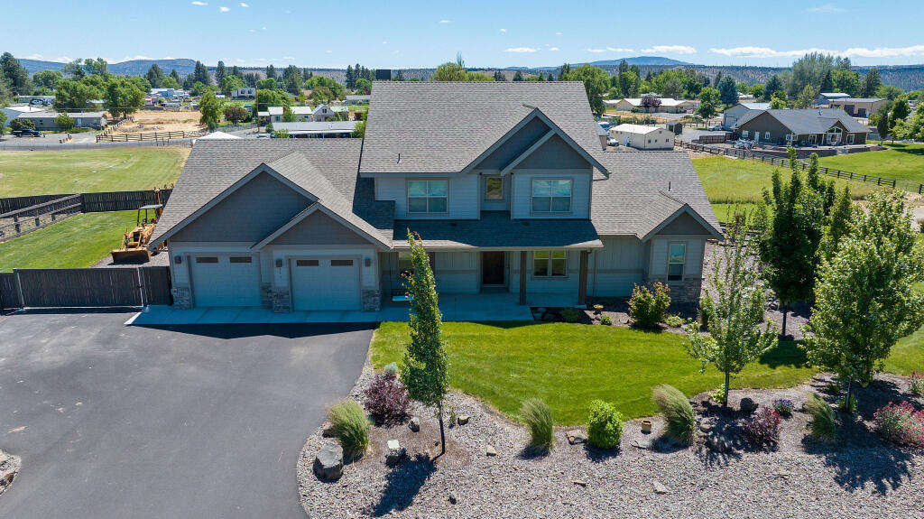 344 Northwest Saddle Ridge Loop Prineville, OR 97754 - Photo 3 of 64 01