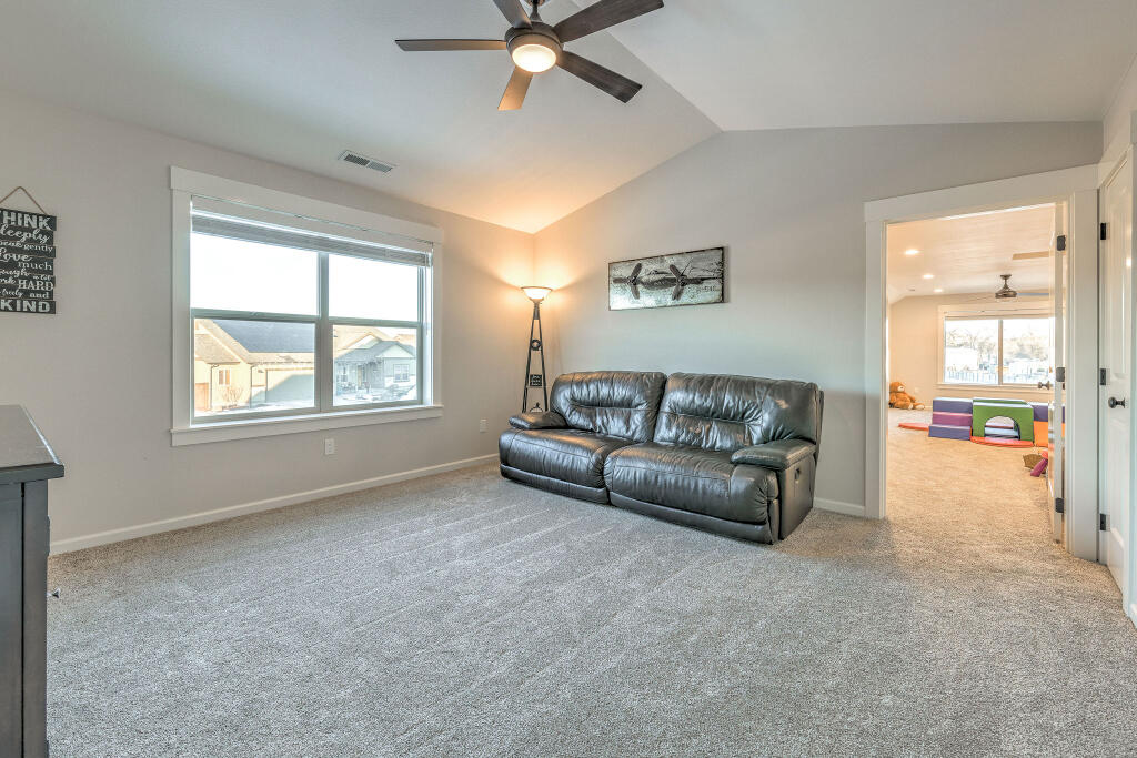 344 Northwest Saddle Ridge Loop Prineville, OR 97754 - Photo 53 of 64 a living room with furniture and a window
