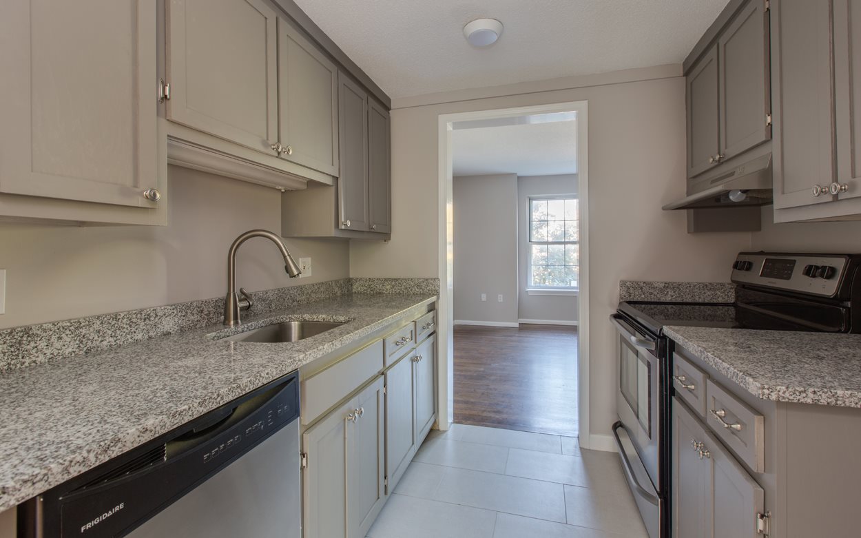 107 Franklin St Extension, Unit 4 Derry, NH 03038 - Photo 11 of 29 Gallery Image 11