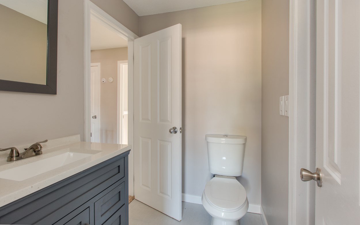 107 Franklin St Extension, Unit 4 Derry, NH 03038 - Photo 15 of 29 Gallery Image 15