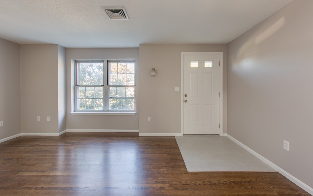 107 Franklin St Extension, Unit 4 Derry, NH 03038 - Photo 8 of 29 Gallery Image 8