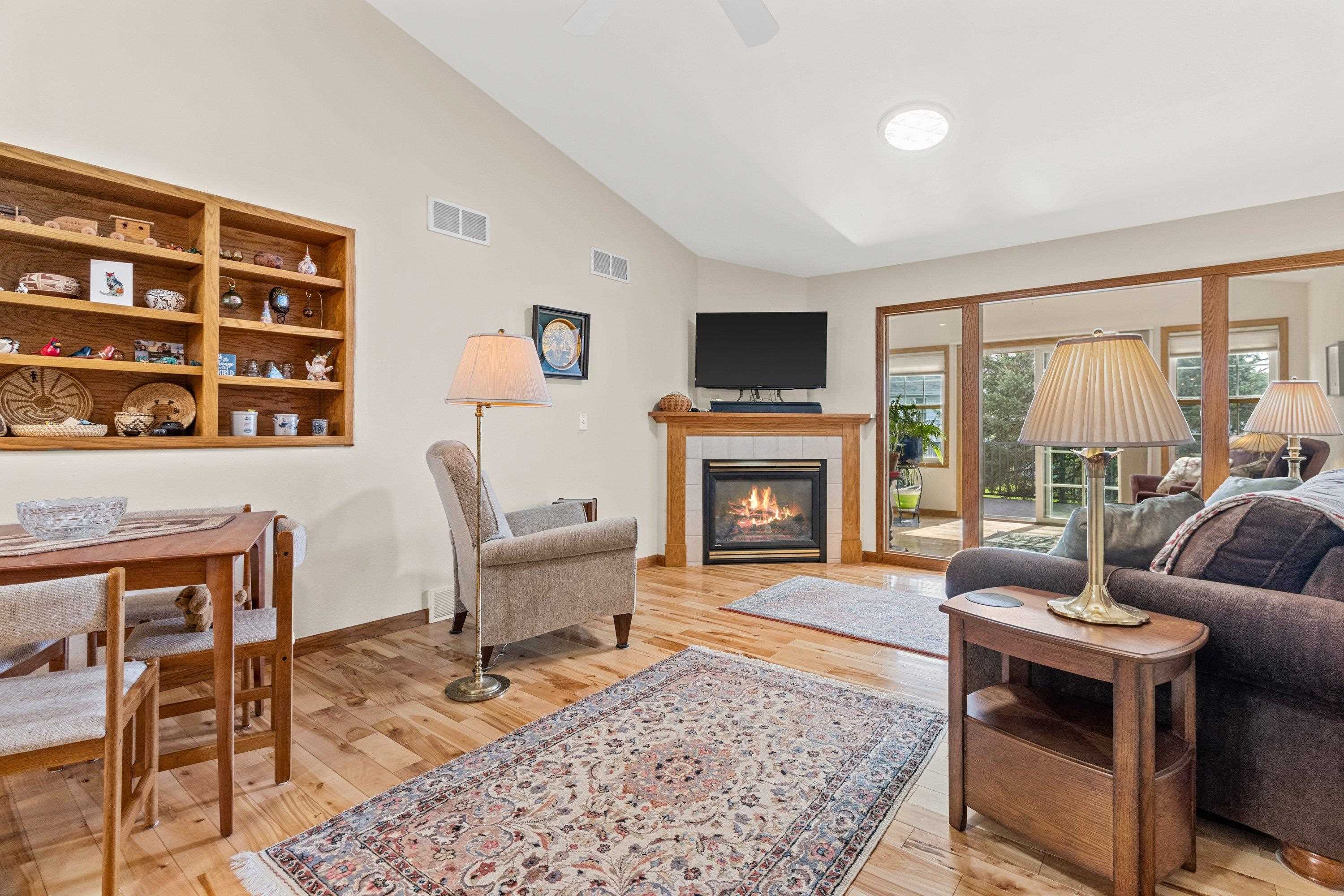 631 Cardinal Way Sun Prairie, WI 53590 - Photo 2 of 30