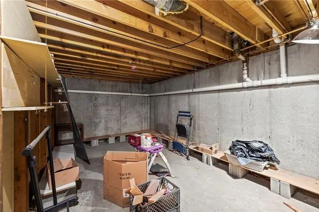 $149,900 | 7433 West 102nd Court, Overland Park, KS 66212