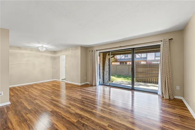 $149,900 | 7433 West 102nd Court, Overland Park, KS 66212