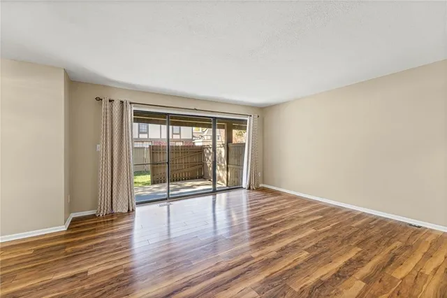 $149,900 | 7433 West 102nd Court, Overland Park, KS 66212