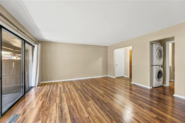 $149,900 | 7433 West 102nd Court, Overland Park, KS 66212