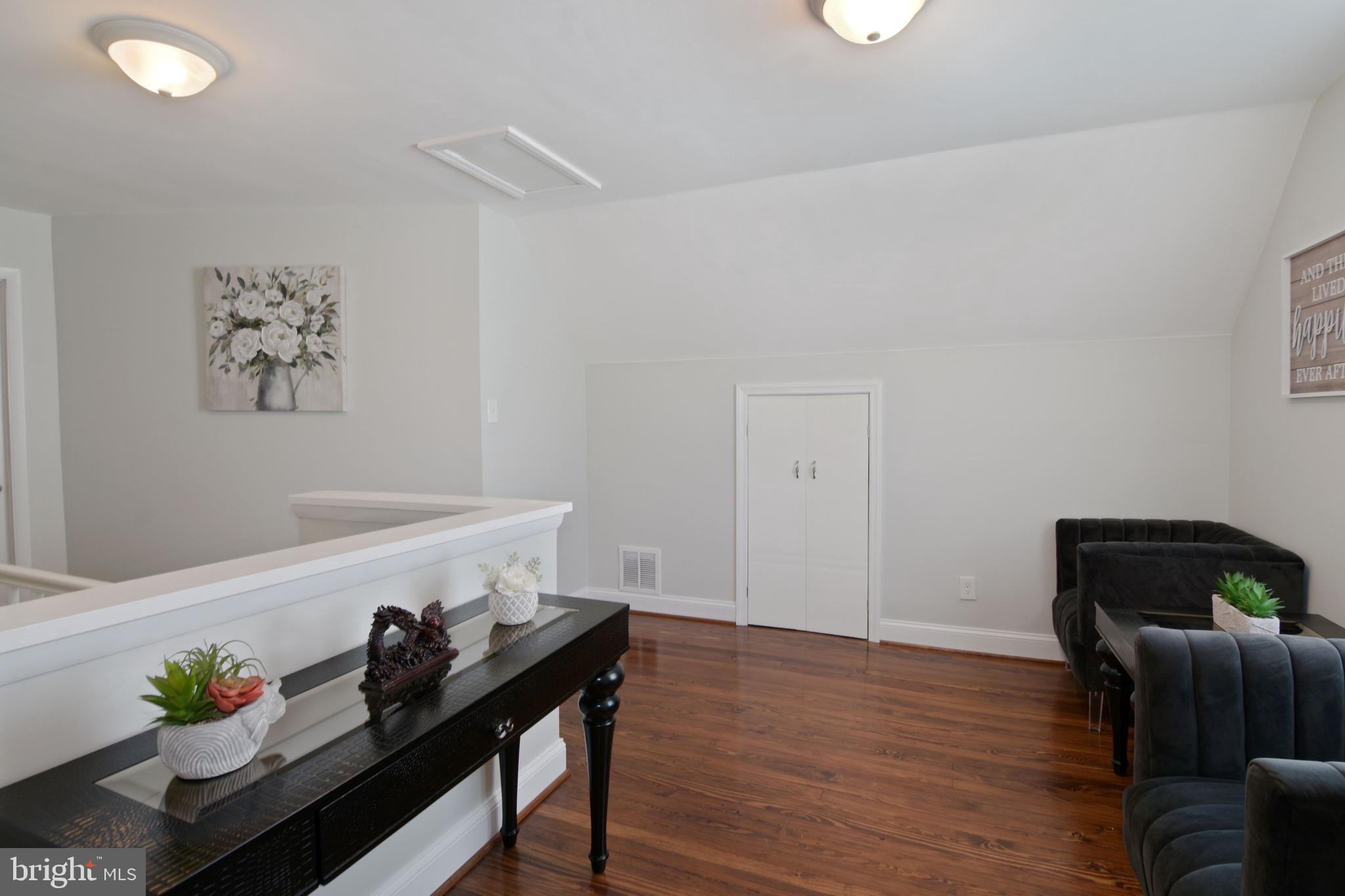 1505 Rita Road Baltimore, MD 21222 - Photo 32 of 50 Sitting Area