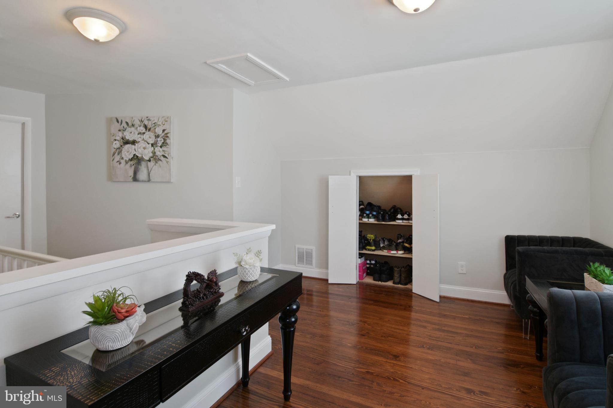 1505 Rita Road Baltimore, MD 21222 - Photo 33 of 50 Sitting Area