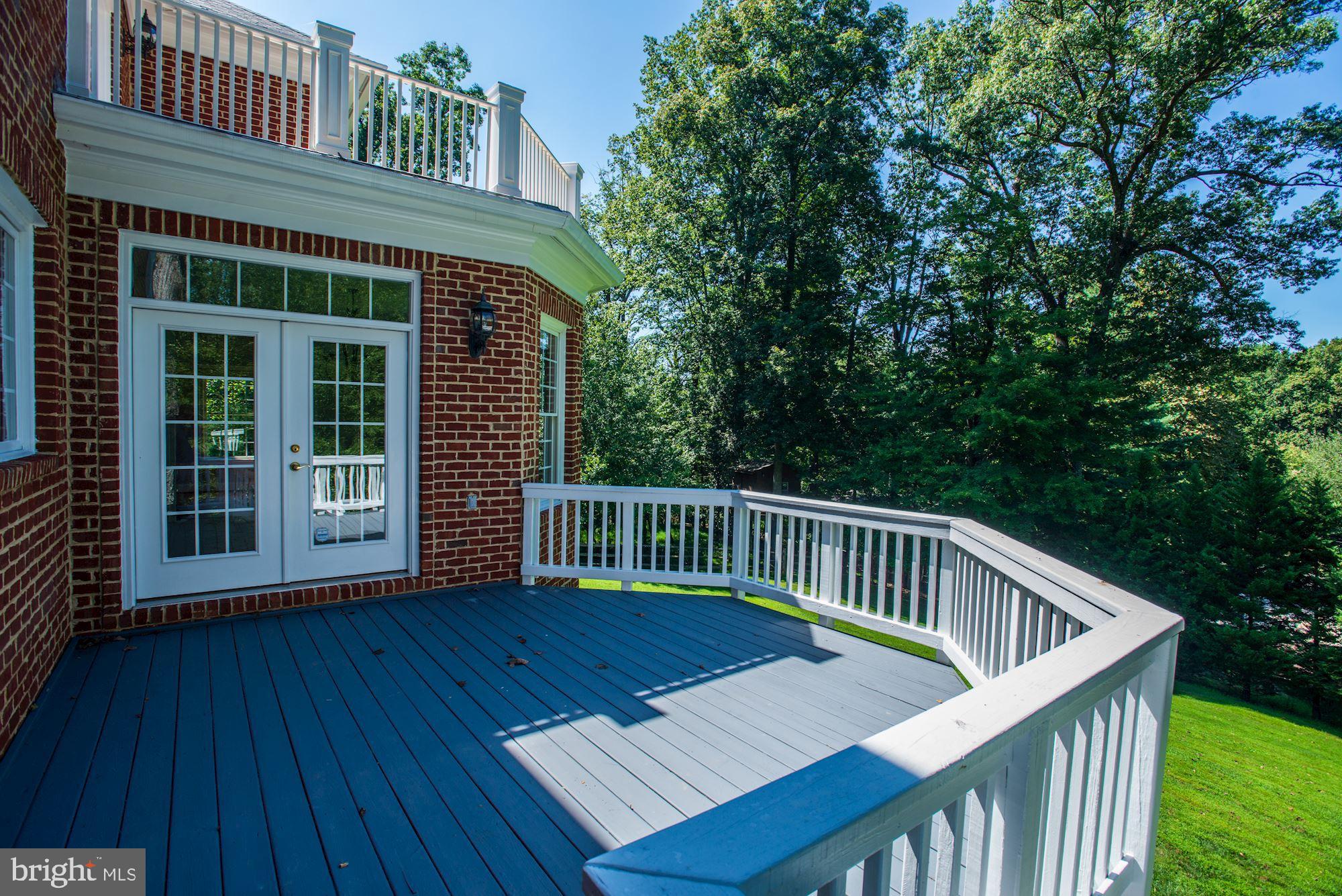 8710 Overlook Road McLean, VA 22102 - Photo 17 of 47 Deck