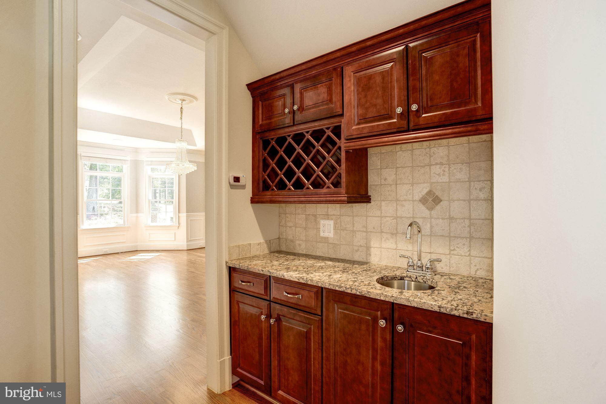8710 Overlook Road McLean, VA 22102 - Photo 10 of 47 Butler's Pantry