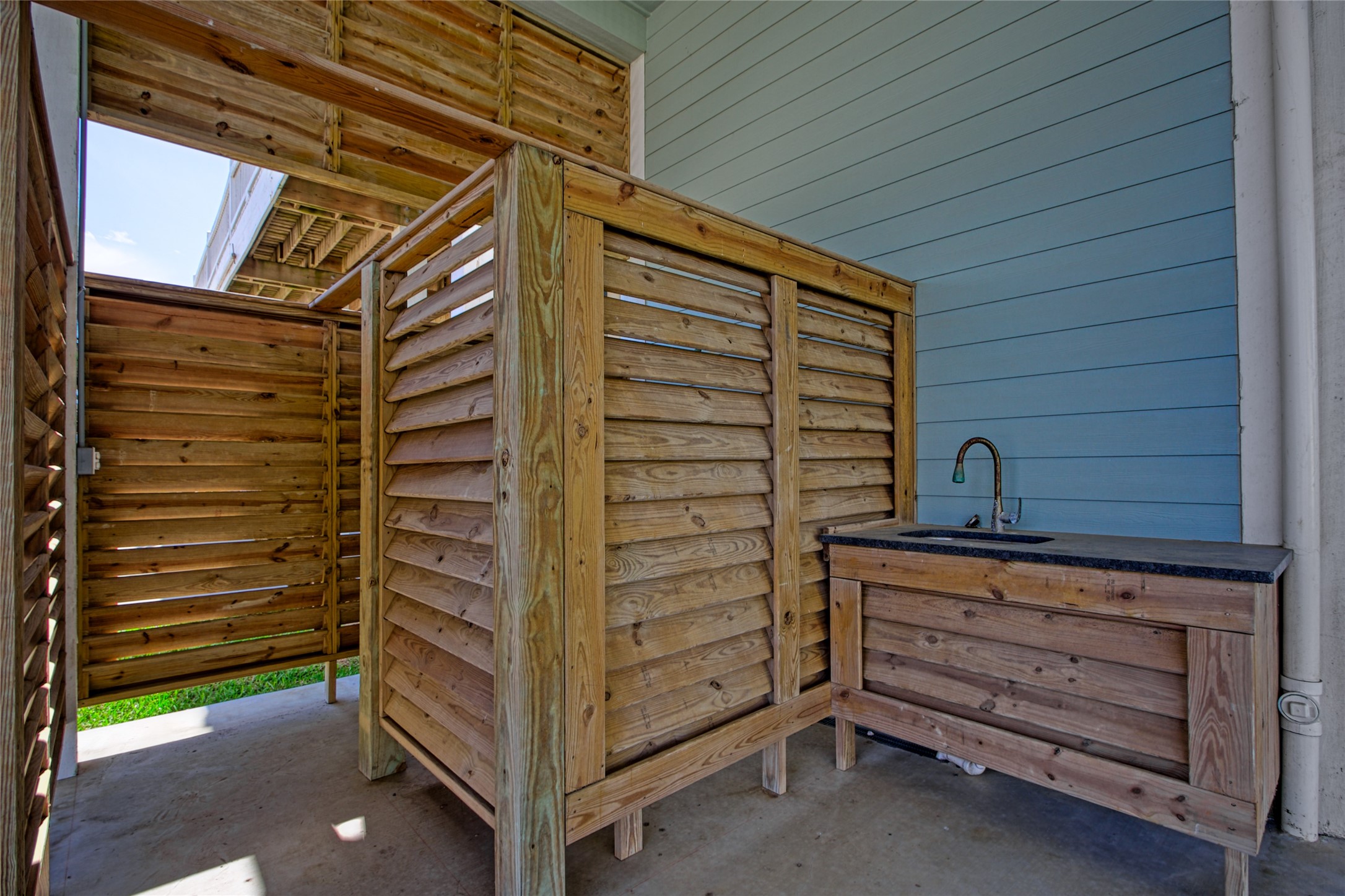 2906 Shady Lane Crystal Beach, TX 77650 - Photo 23 of 35 a view of walk in closet