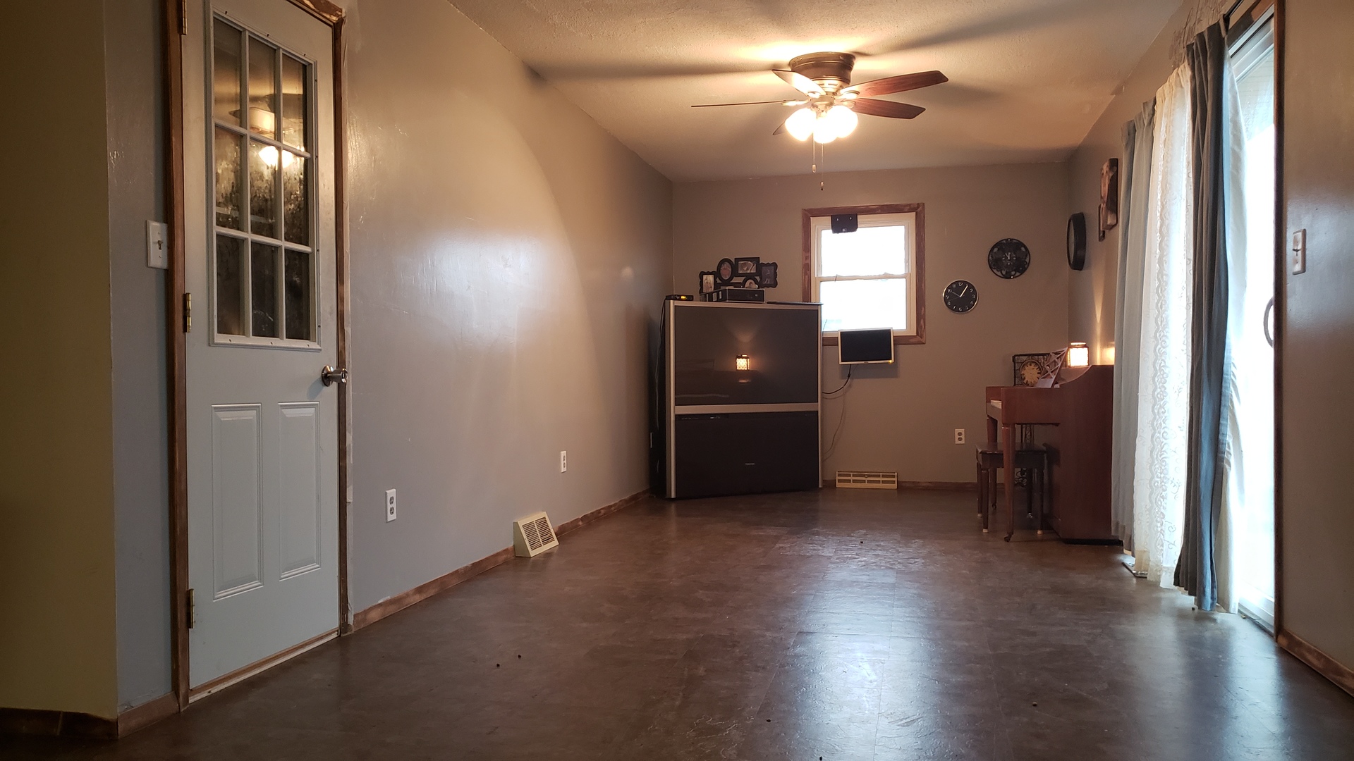 28915 Bell Road Rock Falls, IL 61071 - Photo 2 of 16 a view of empty room with wooden floor