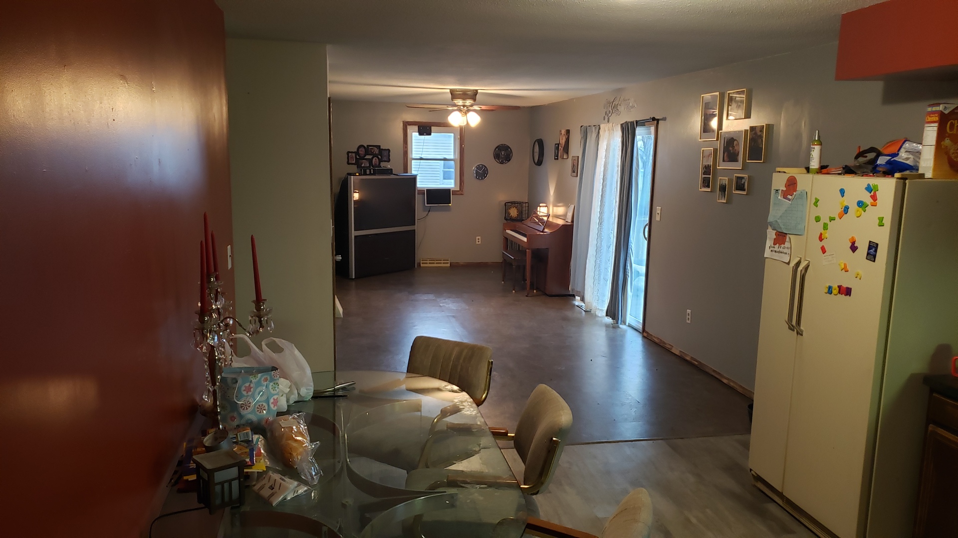 28915 Bell Road Rock Falls, IL 61071 - Photo 3 of 16 a view of a livingroom with furniture and a ceiling fan