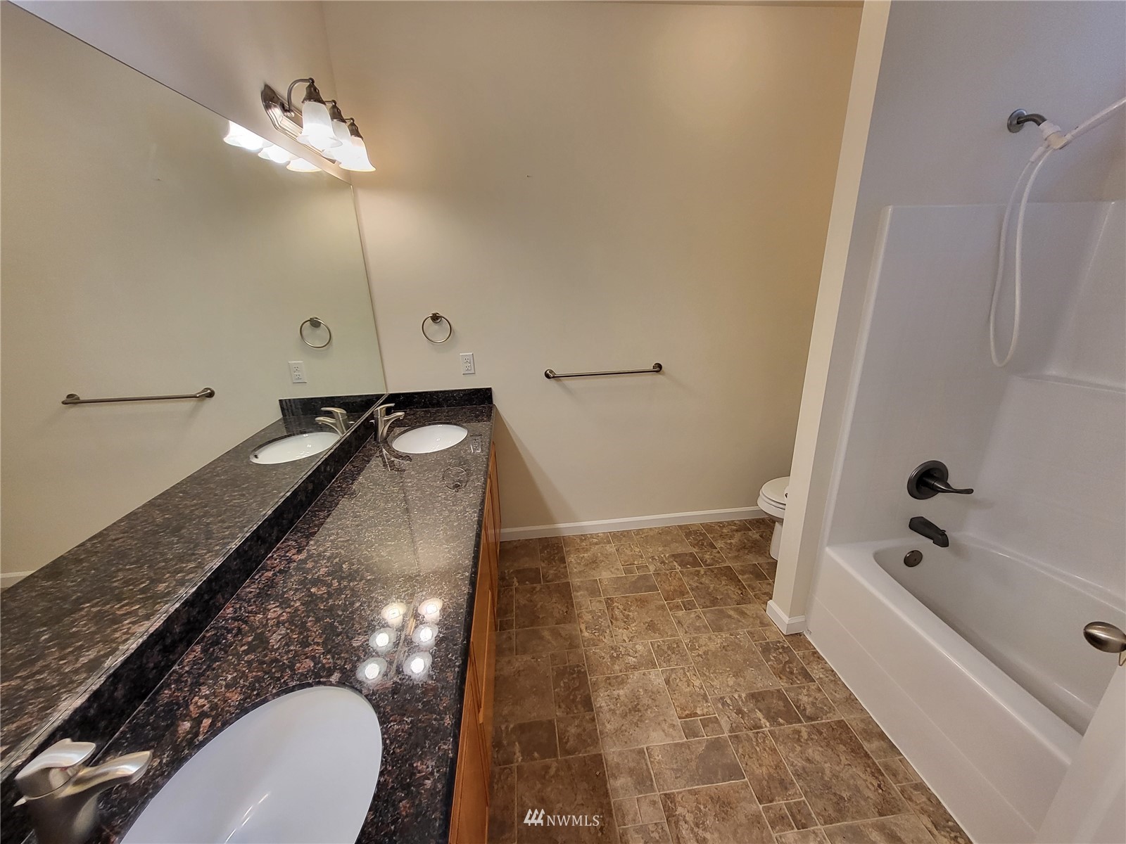 230 Southwest Roxbury Street Seattle, WA 98106 - Photo 14 of 27 Gallery Image 14