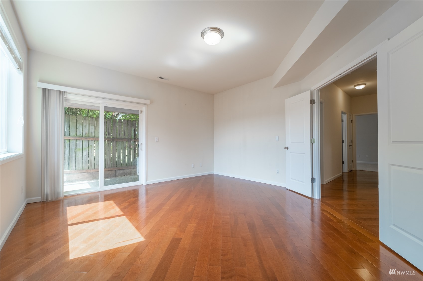 230 Southwest Roxbury Street Seattle, WA 98106 - Photo 15 of 27 Gallery Image 15