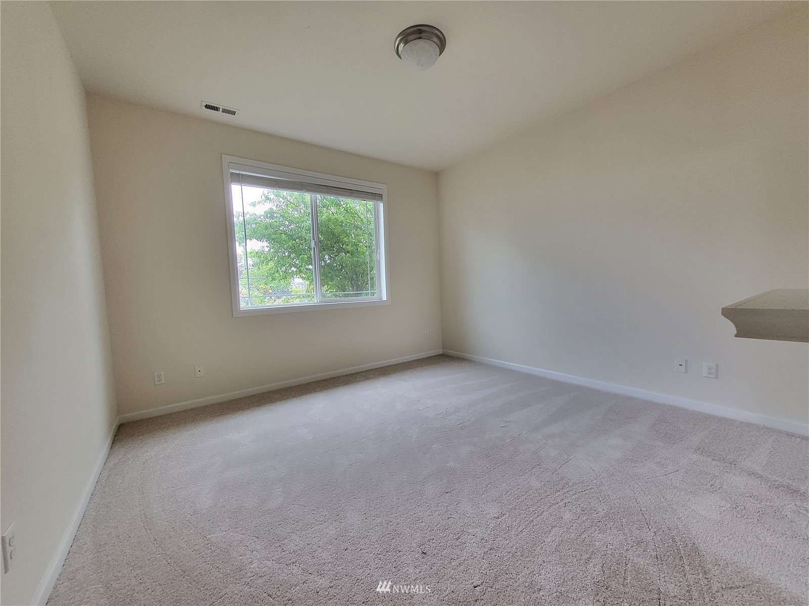 230 Southwest Roxbury Street Seattle, WA 98106 - Photo 17 of 27 Gallery Image 17