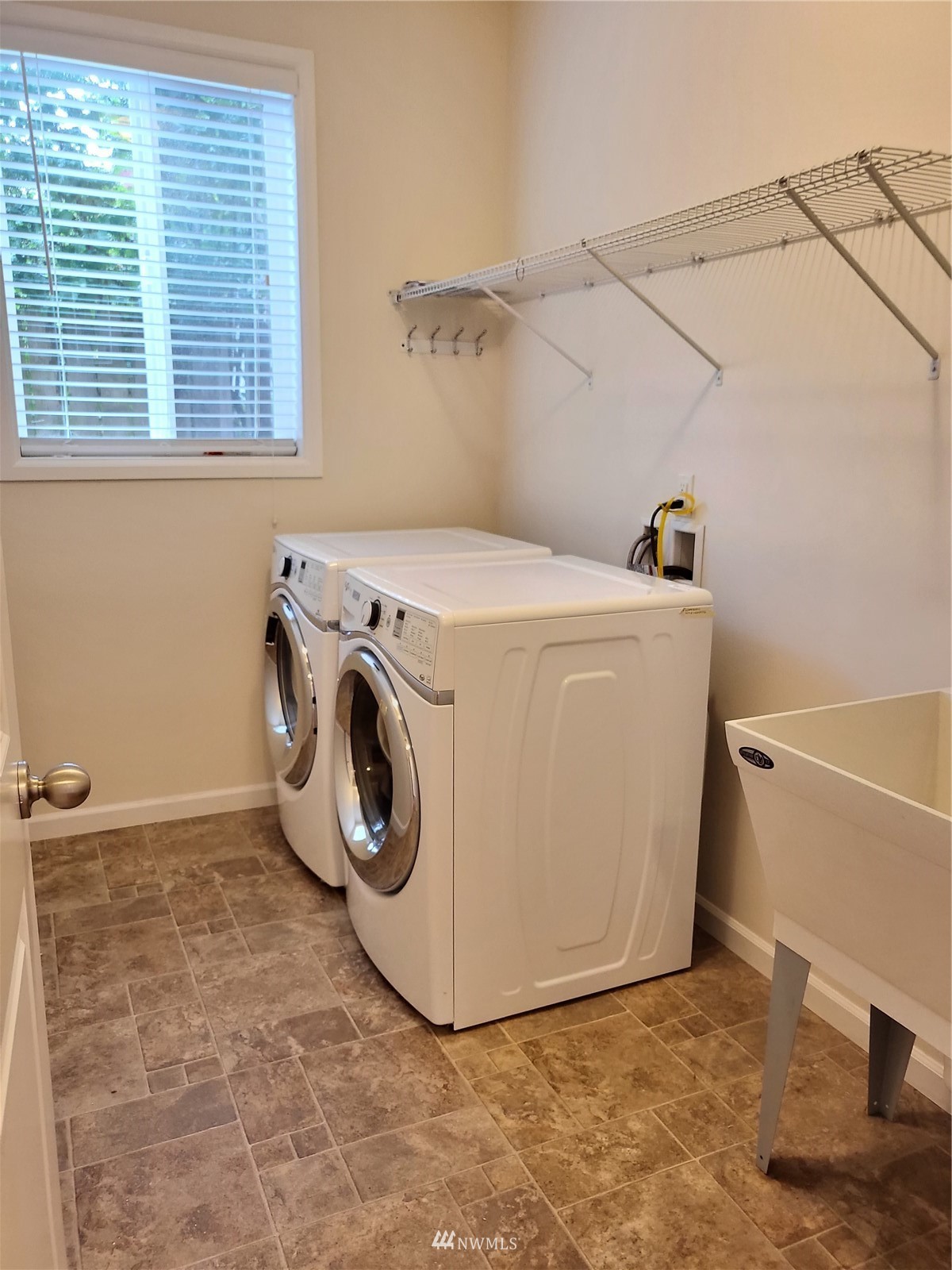 230 Southwest Roxbury Street Seattle, WA 98106 - Photo 21 of 27 Gallery Image 21