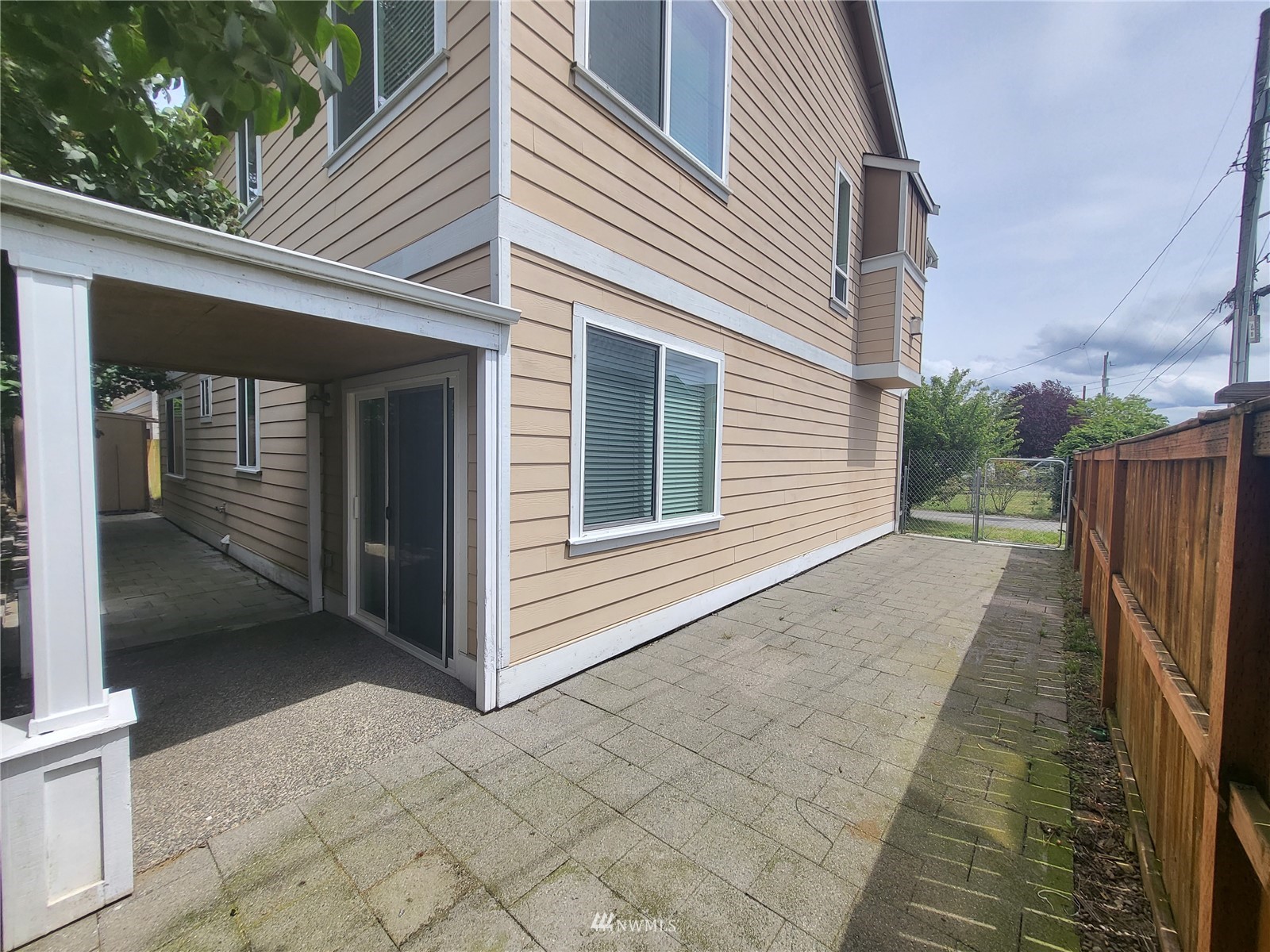230 Southwest Roxbury Street Seattle, WA 98106 - Photo 26 of 27 Gallery Image 26