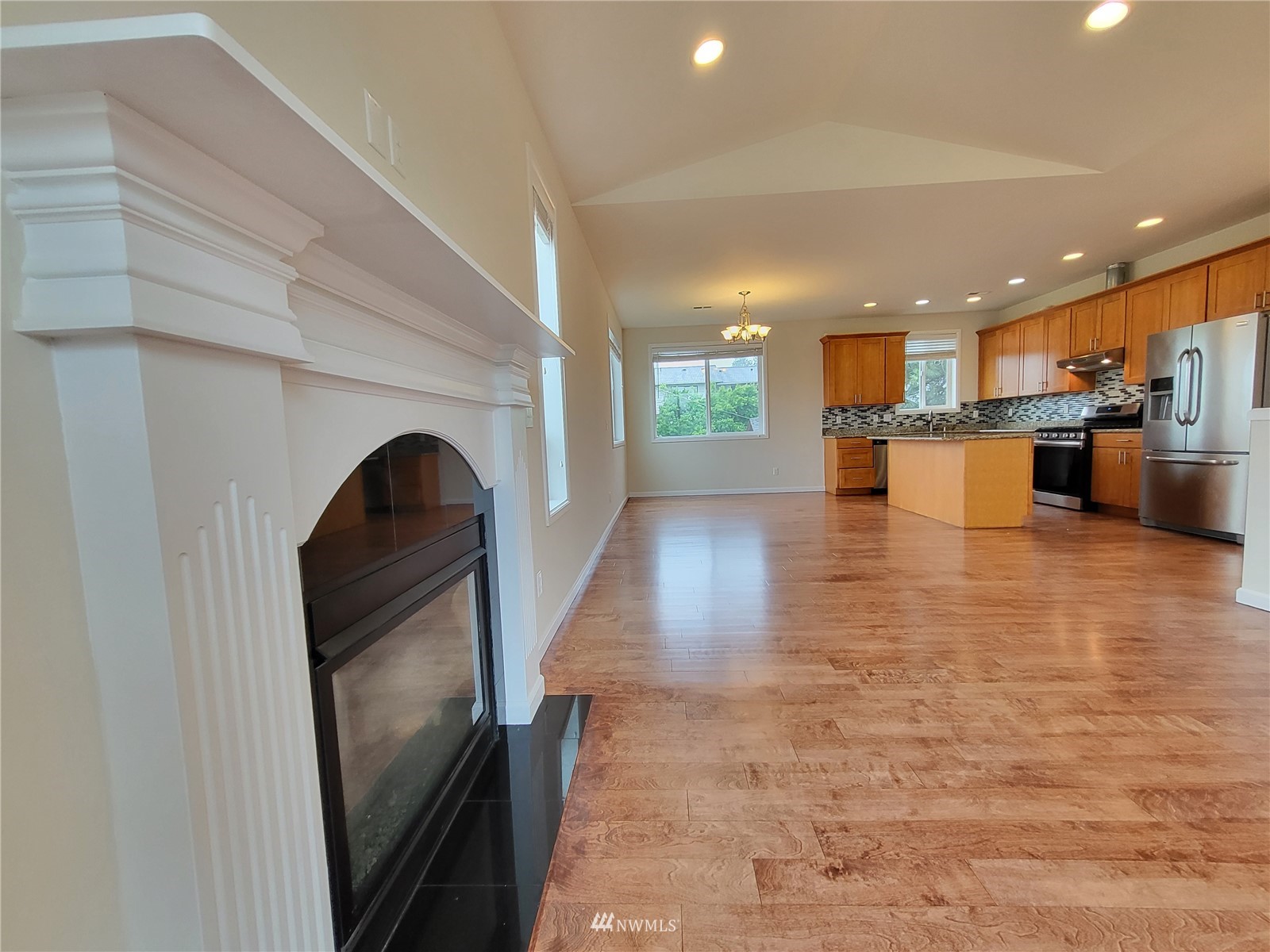 230 Southwest Roxbury Street Seattle, WA 98106 - Photo 5 of 27 Gallery Image 5
