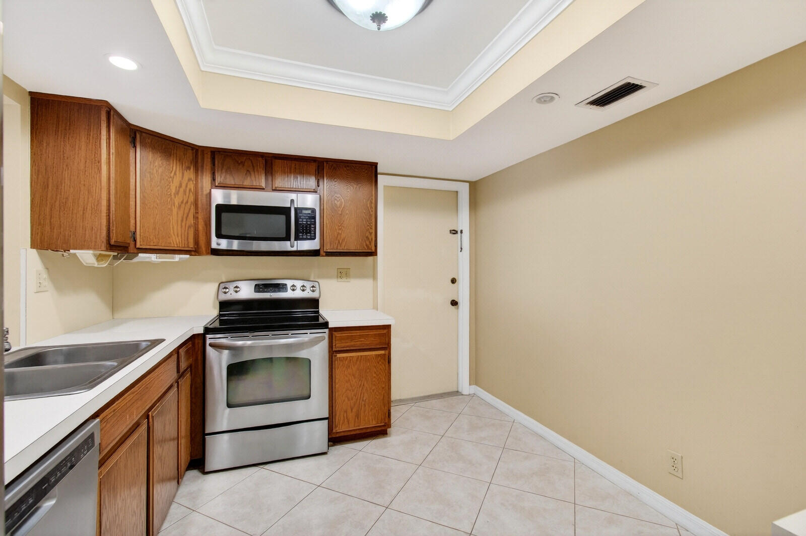 3951 Northeast 19th Road, Unit 1701 Pompano Beach, FL 33064 - Photo 33 of 82 DSC_6511