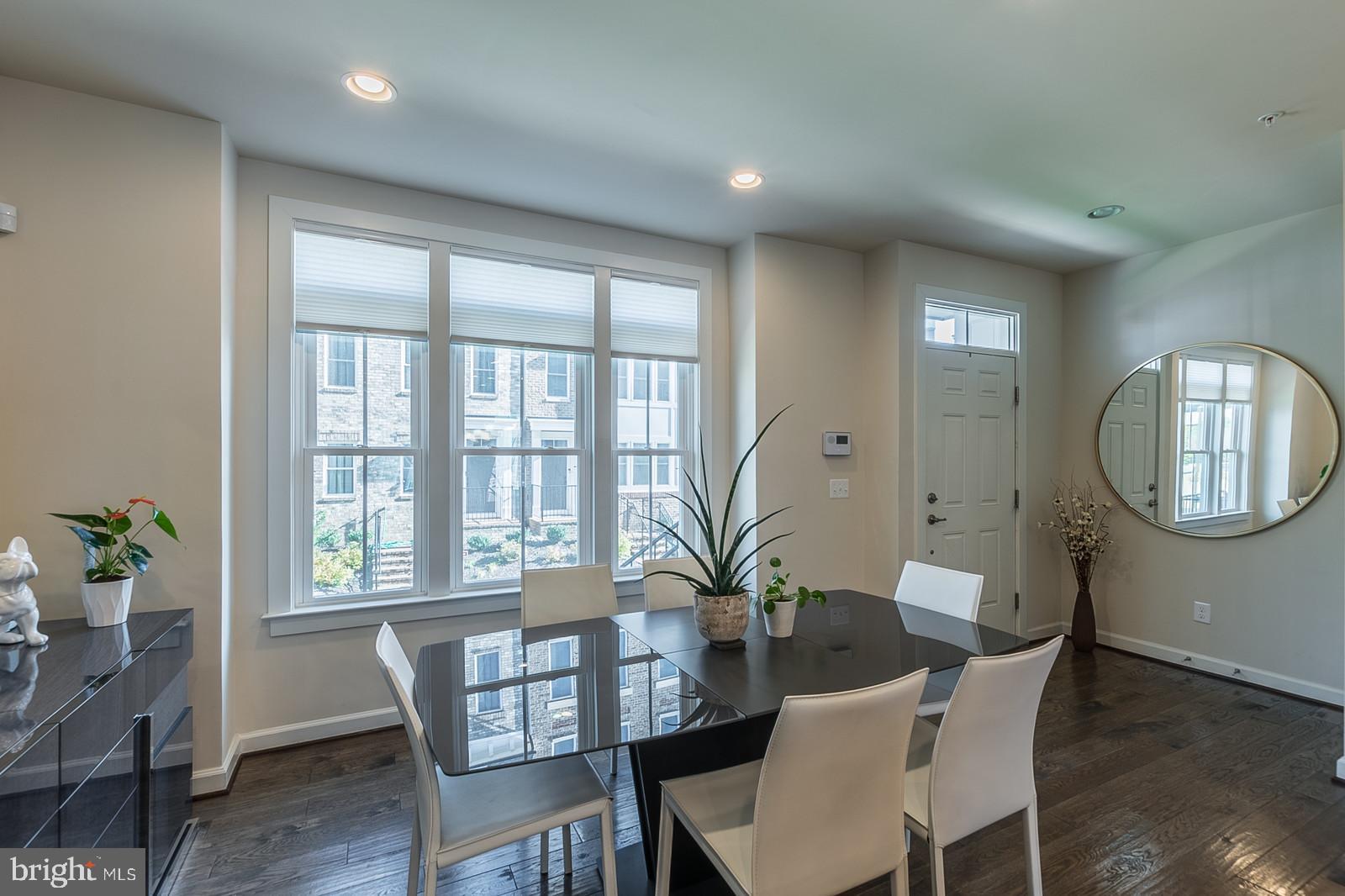 11396 Ridgeline Road Fairfax, VA 22030 - Photo 3 of 41