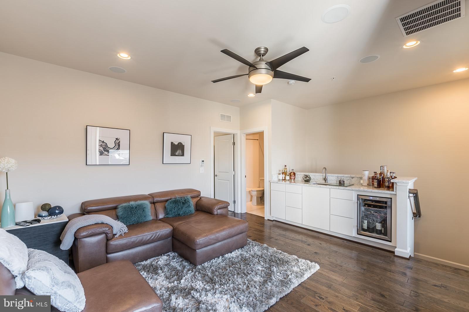 11396 Ridgeline Road Fairfax, VA 22030 - Photo 25 of 41