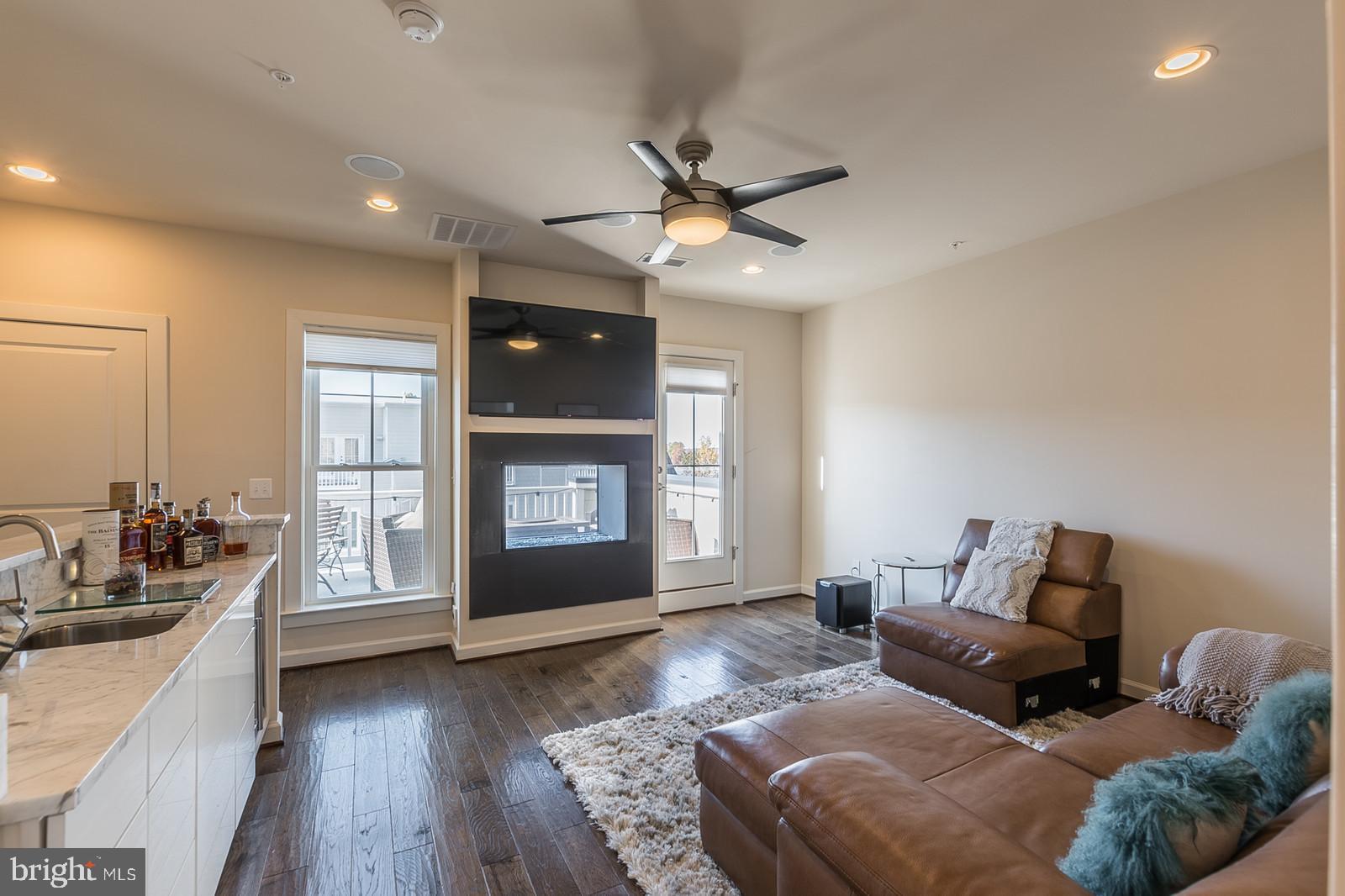 11396 Ridgeline Road Fairfax, VA 22030 - Photo 26 of 41