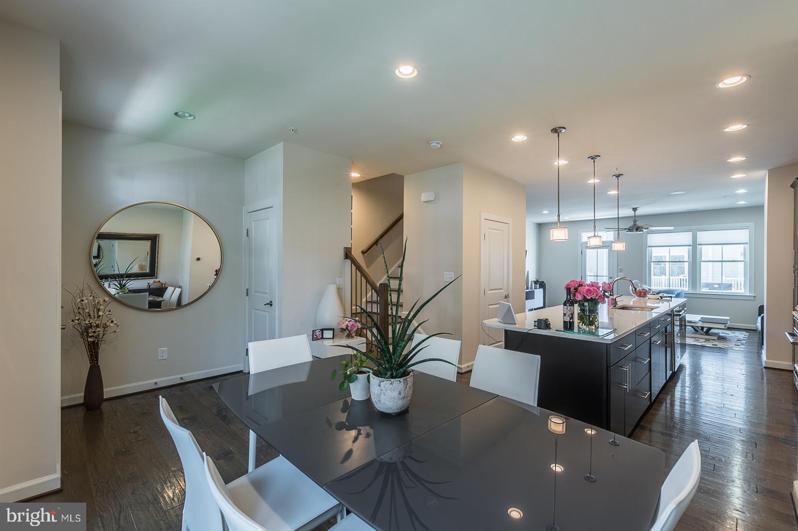 11396 Ridgeline Road Fairfax, VA 22030 - Photo 4 of 41