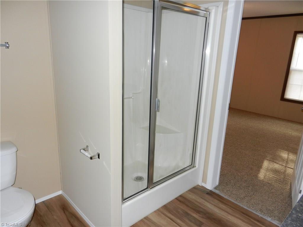 488 Kindley Road Thomasville, NC 27360 - Photo 6 of 12 Master Shower