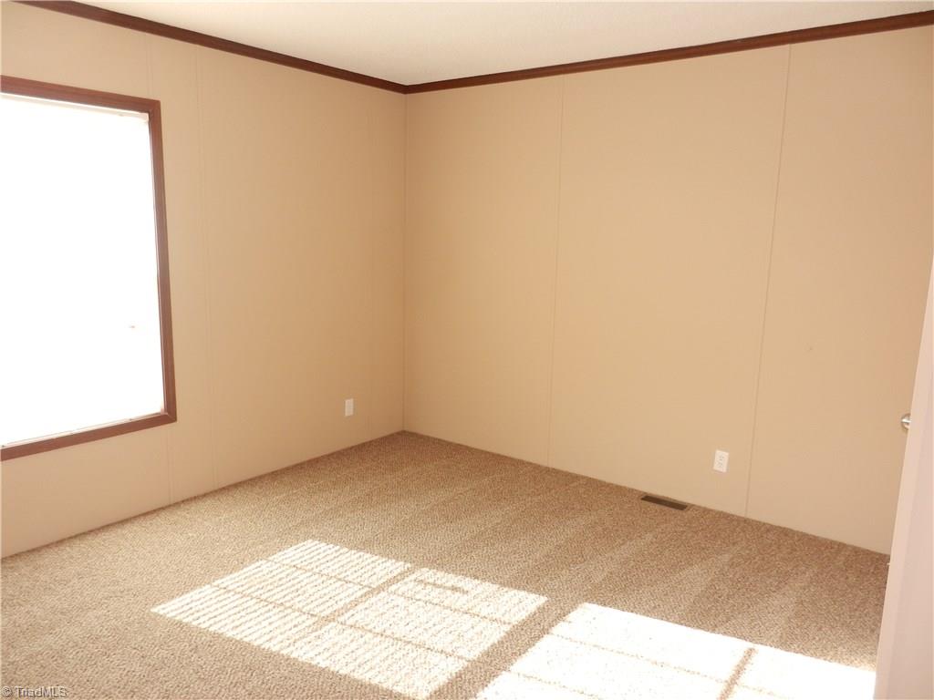 488 Kindley Road Thomasville, NC 27360 - Photo 7 of 12 2nd Bedroom