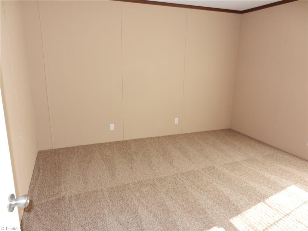 488 Kindley Road Thomasville, NC 27360 - Photo 8 of 12 3rd Bedroom